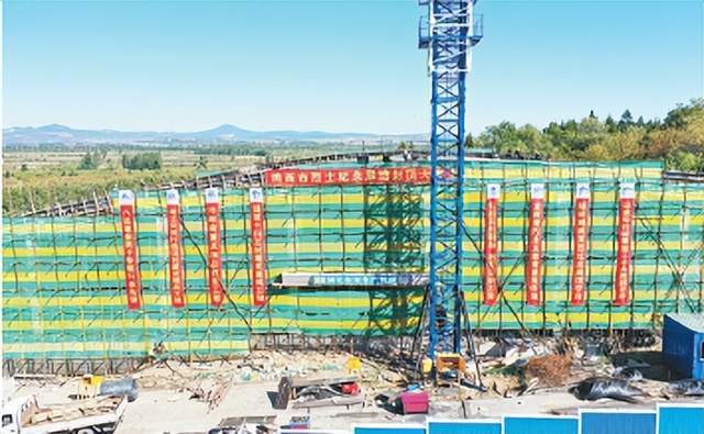 雞西市烈士紀念展館設(shè)計建筑面積2000平方米，主體工程封頂