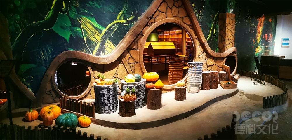 博物館設(shè)計中如何考慮不同季節(jié)和天氣條件下的展覽效果？