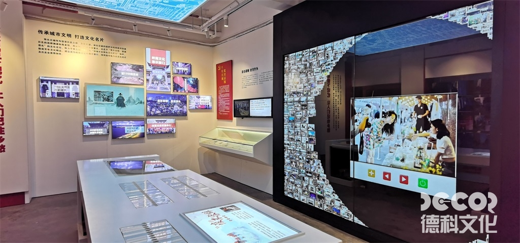 在廣州展廳設(shè)計(jì)中，如何考慮展示品的亮度和對(duì)比度